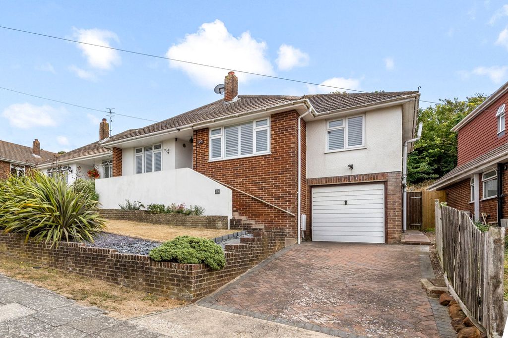 Property photo 2 of 18