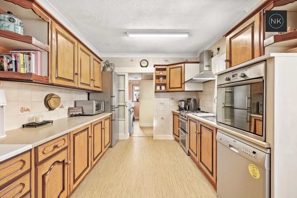 Property photo 3 of 28 4528086