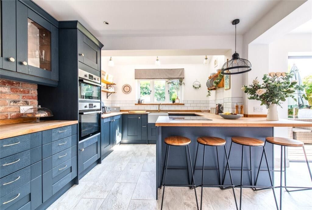 Property photo 1 of 12 Kitchen.