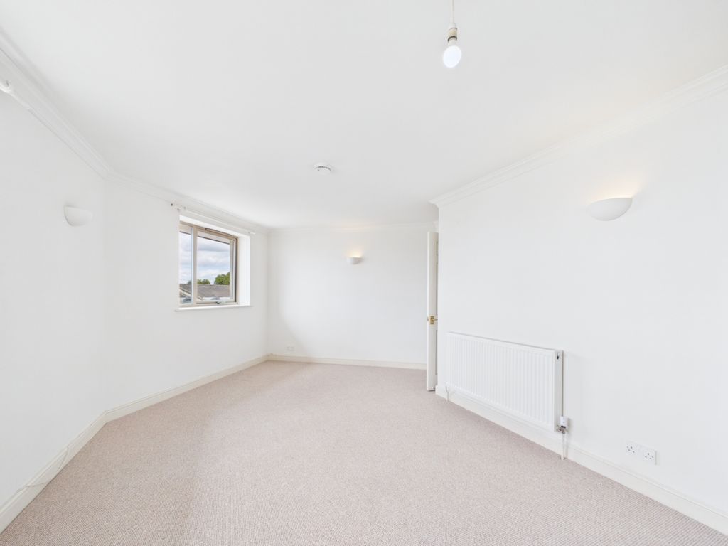 Property photo 3 of 9 Cam01740G0-Pr0577-Still002