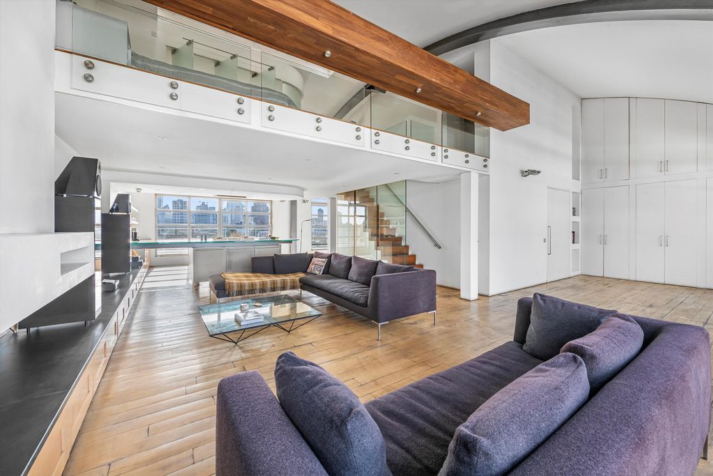 Property photo 2 of 19 Image