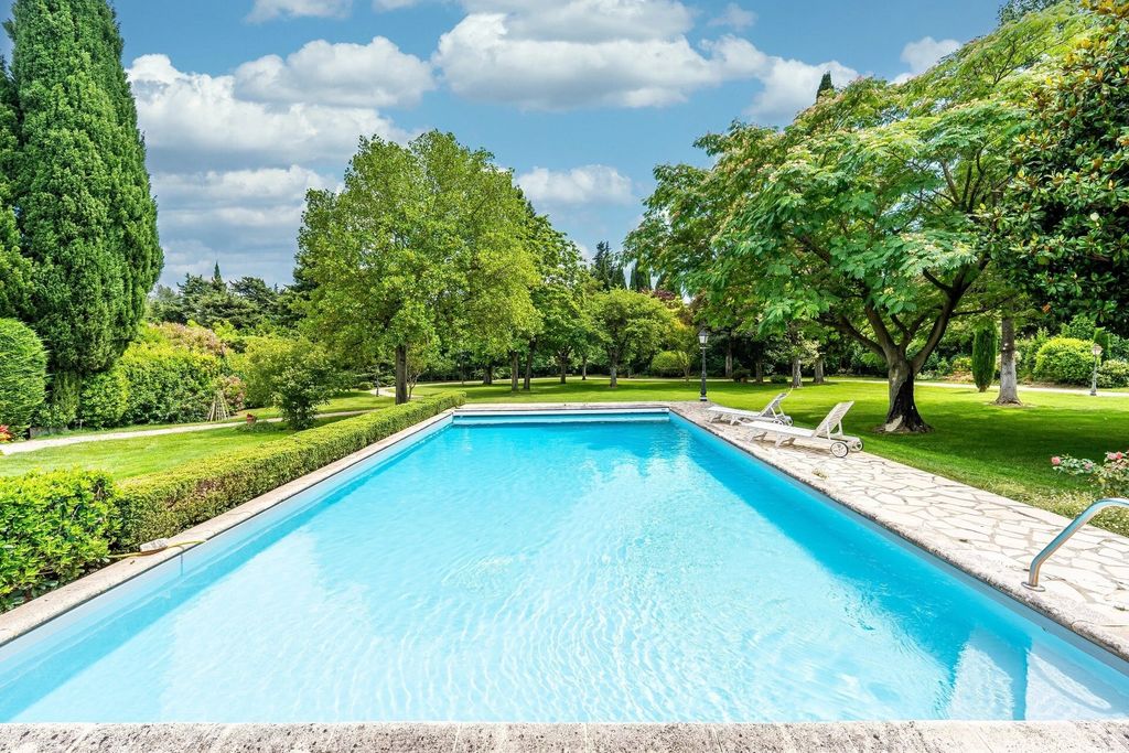Property photo 1 of 15 House In Paradou, South Alpilles, Provence
