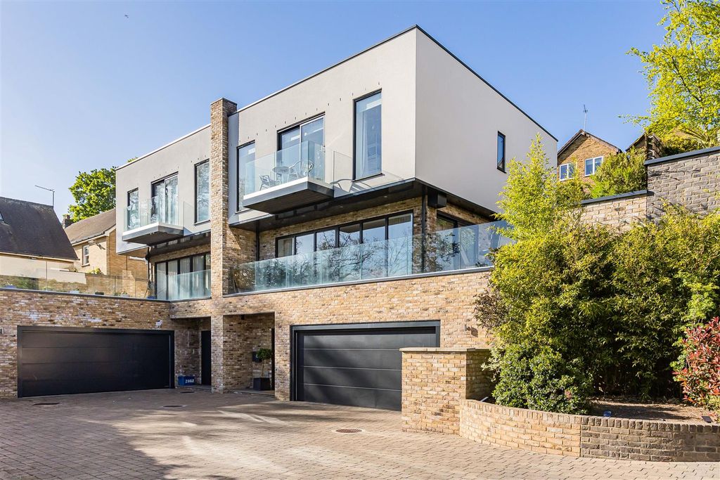 Property photo 1 of 40 31_80024.Jpg