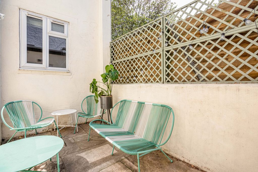 Property photo 3 of 8