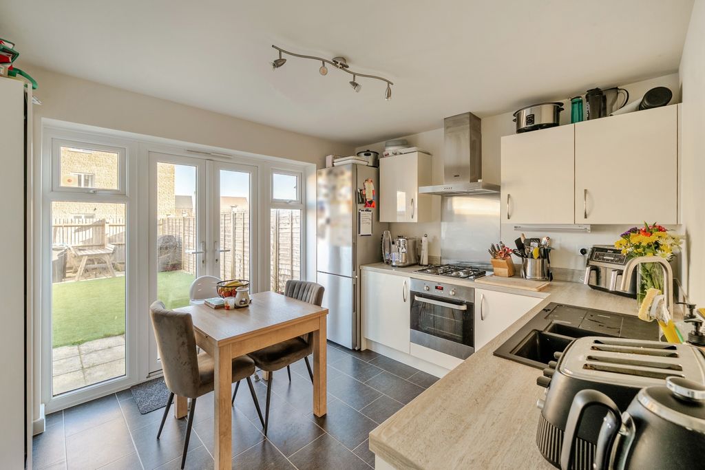 Property photo 2 of 12 1420756-12-69A5d150B148E