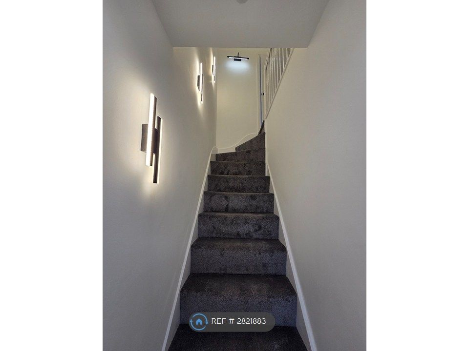 Property photo 2 of 27