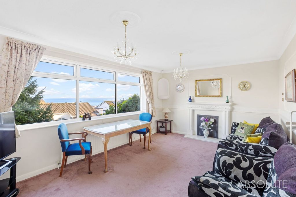 Property photo 2 of 26