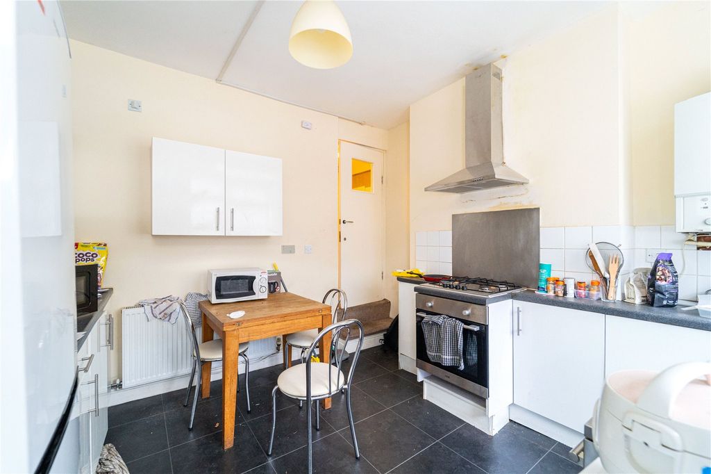 Property photo 3 of 13 Picture No. 02