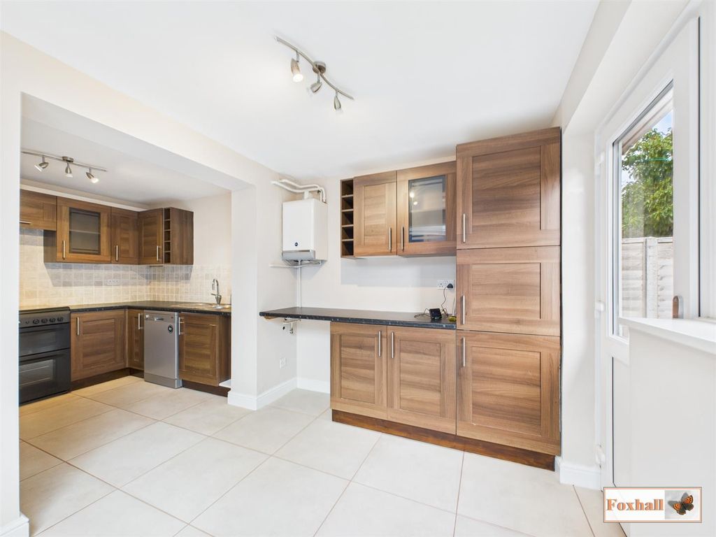 Property photo 3 of 19 Kitchen