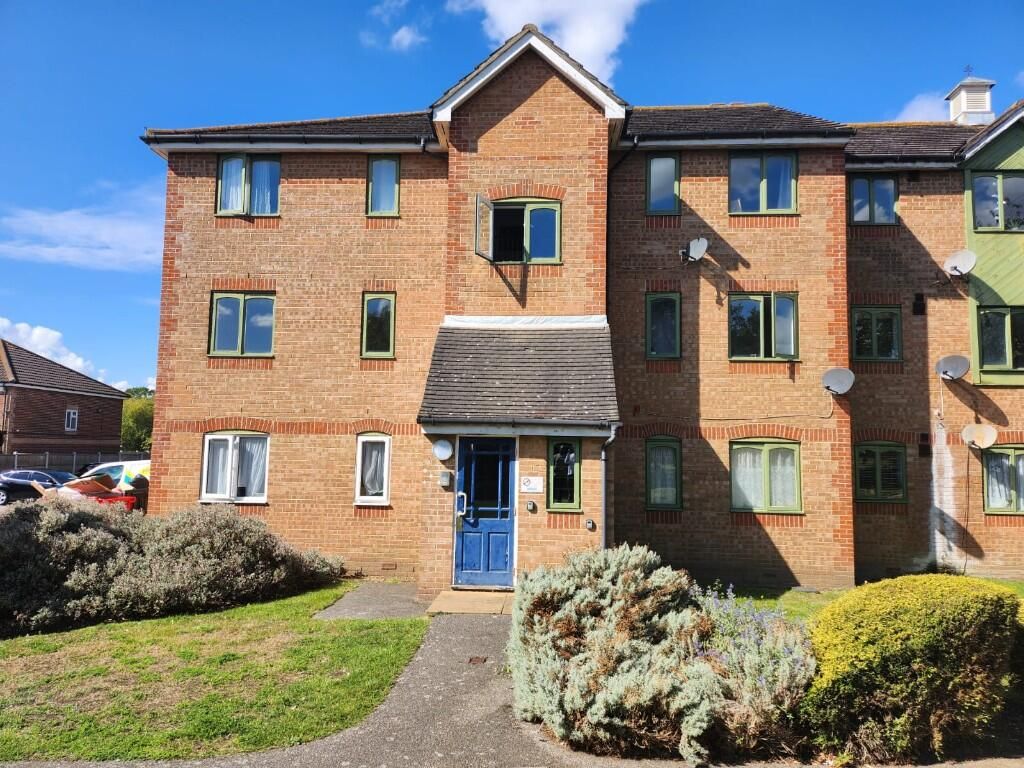 Property photo 1 of 8 Ms Estates Are Pleased To Present This Spacious Two Bedroom Flat Available To Rent In Dagenham.