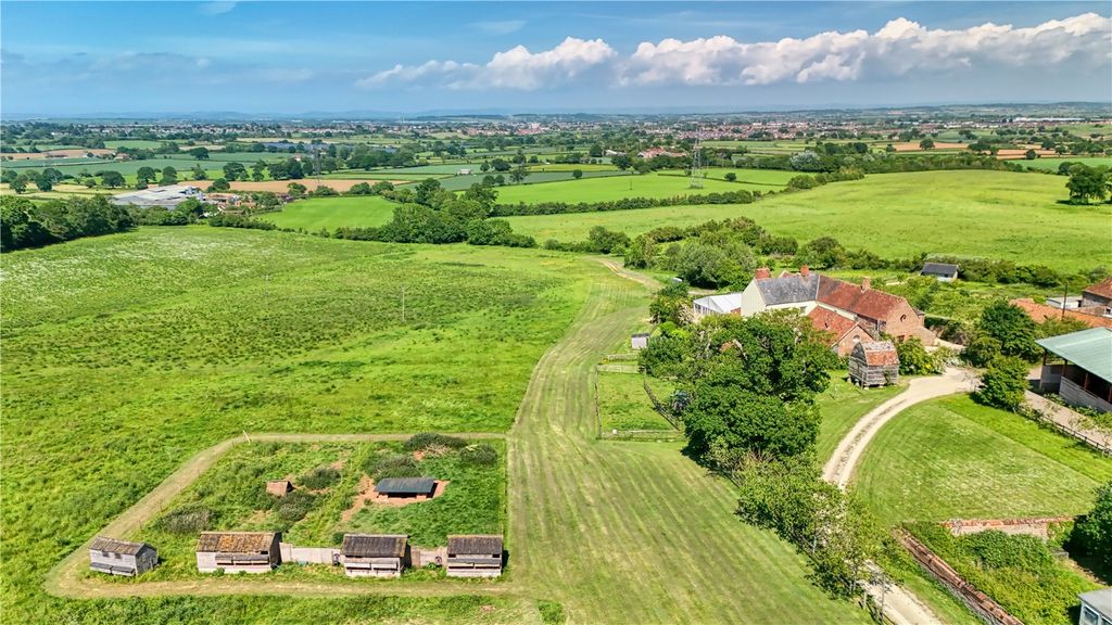 Property photo 1 of 38 Huntstile Farm