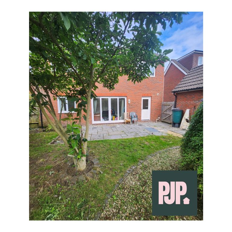 Property photo 2 of 13 A Spacious And Well-Maintained Garden Area, Perfec...