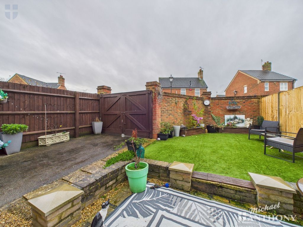 Property photo 3 of 9 E9A8Fd4514Ab4A40A2Fc4235Aac44Eec_80_Cam03218G0-Pr0840-Still007