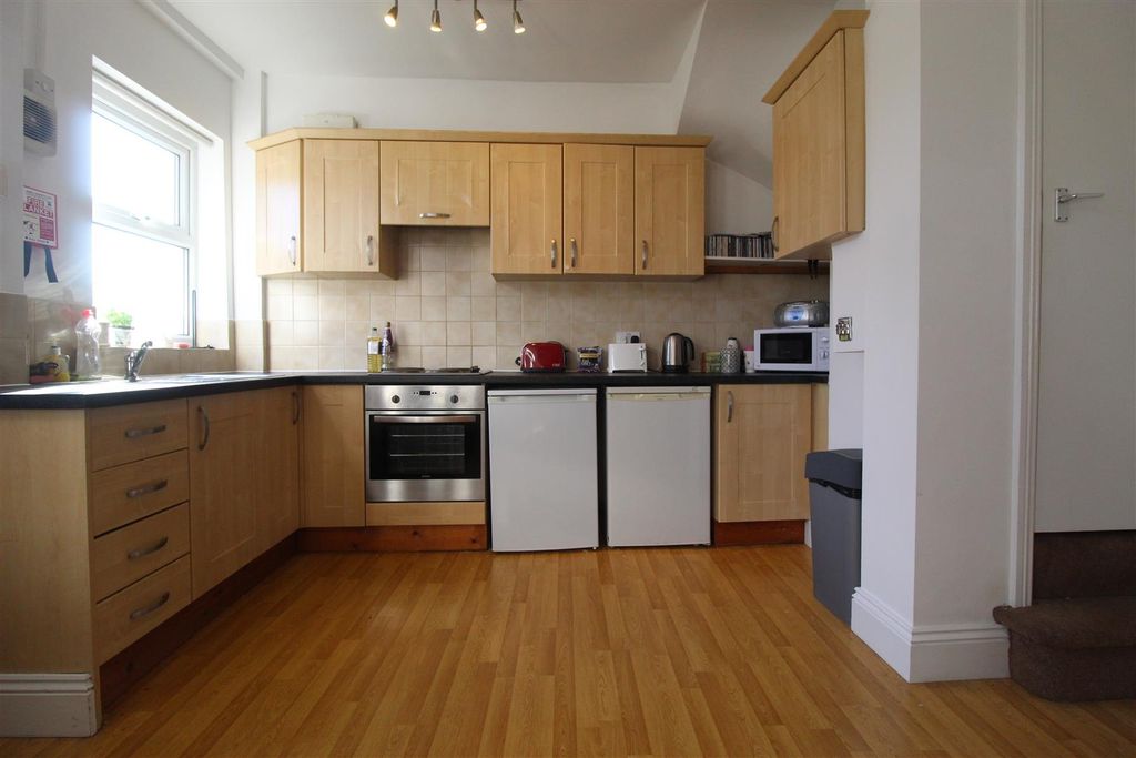 Property photo 2 of 6 Kithen.Jpg