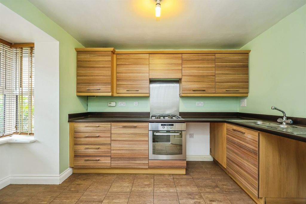 Property photo 3 of 21
