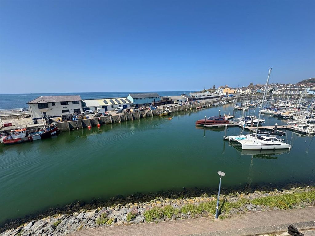 2 bed flat for saleY Lanfa, Trefechan, Aberystwyth SY23 photo 4