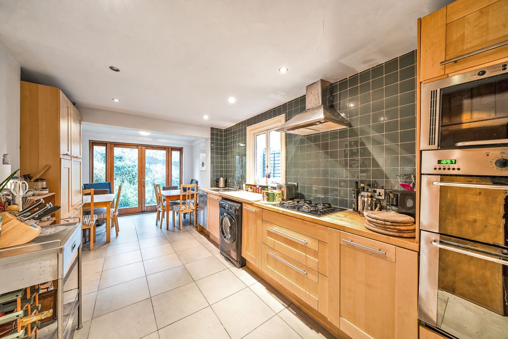Property photo 2 of 16