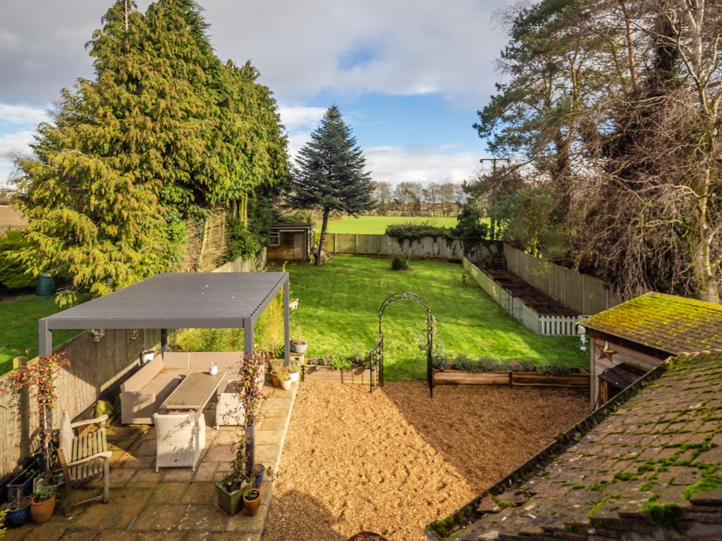 Property photo 2 of 20 17Groveside-26