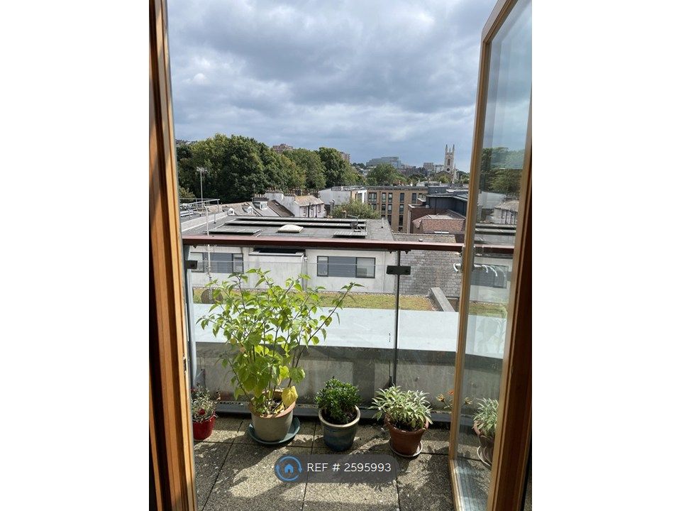 Property photo 2 of 16 Southern View