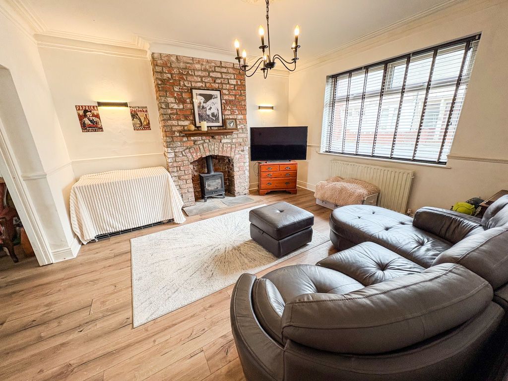 Property photo 2 of 16 Photo 11