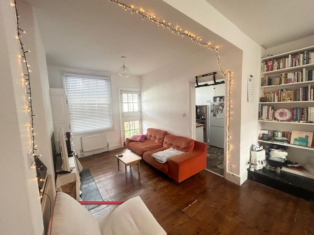 Property photo 3 of 9