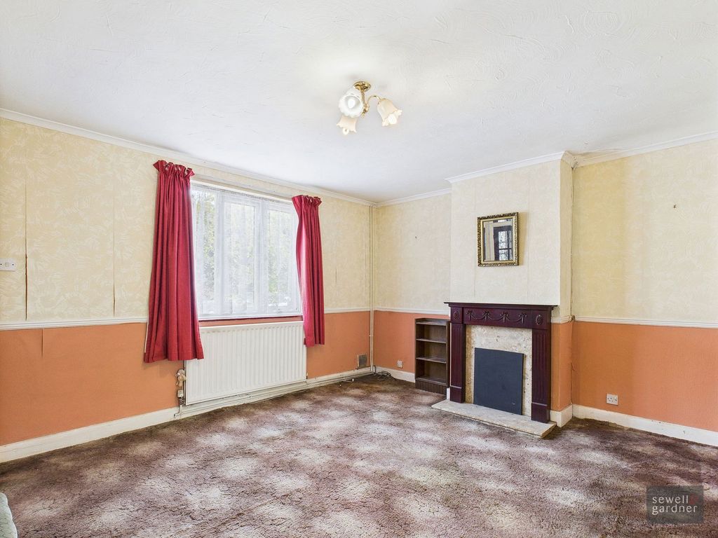 Property photo 2 of 11