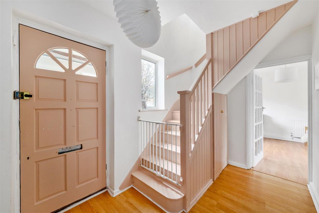 Property photo 2 of 12 Entrance