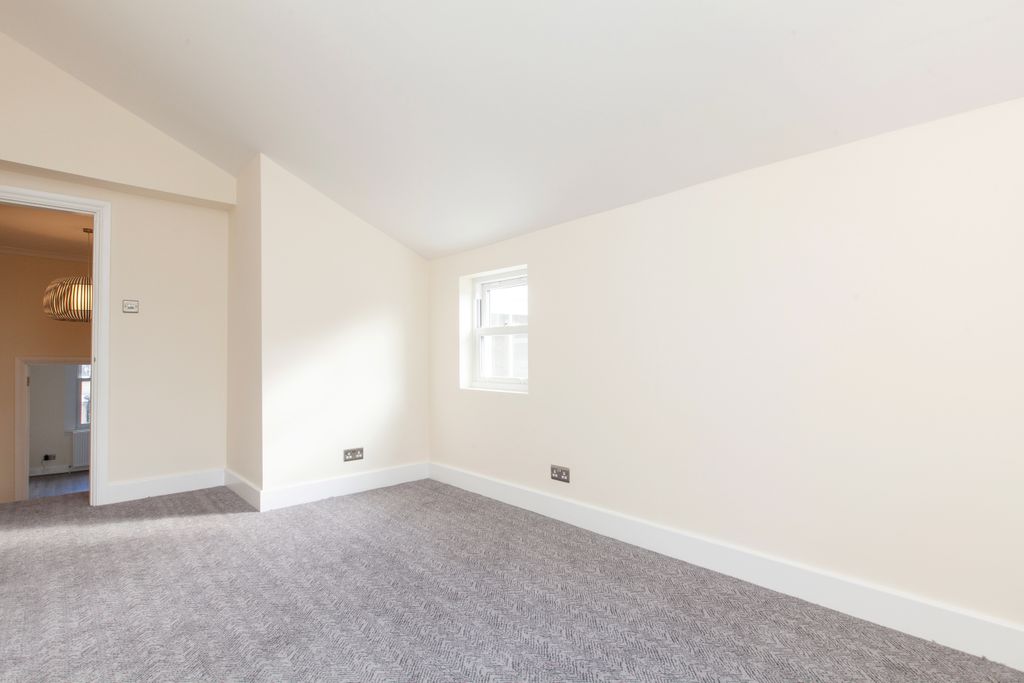 Property photo 3 of 10 Img_6310