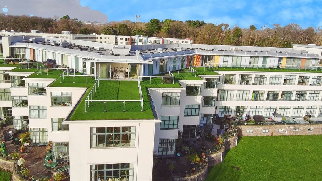 Property photo 3 of 24