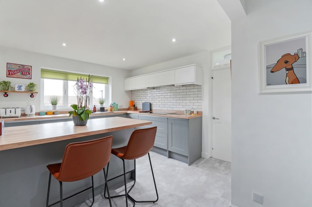 Property photo 2 of 35 Kitchen