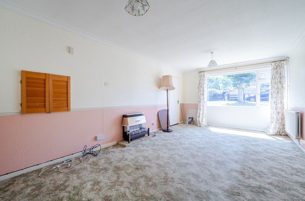 Property photo 2 of 18 1316657-15-68651d...