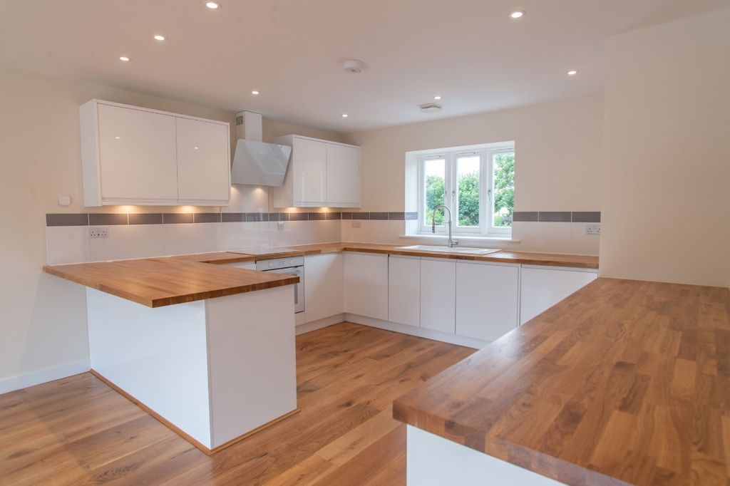 Property photo 2 of 59