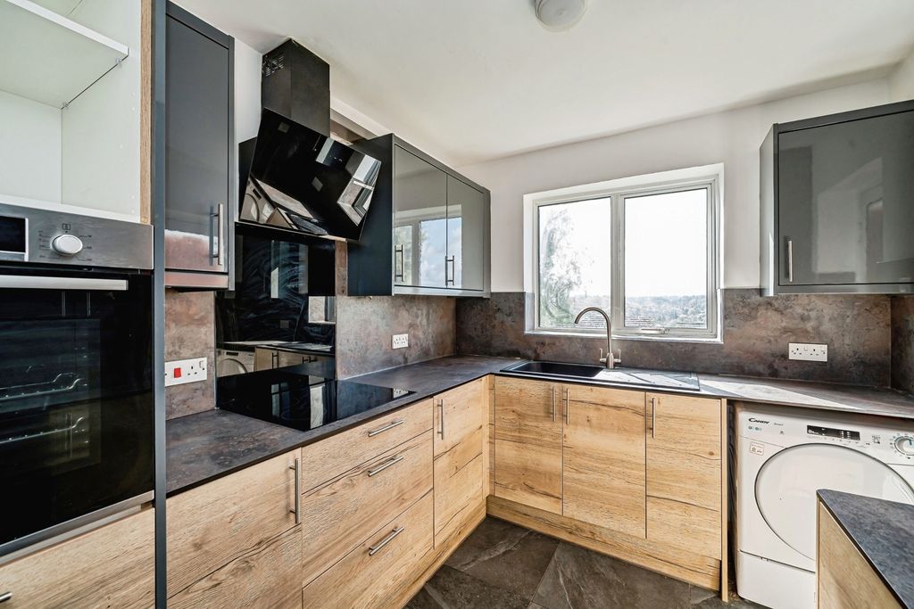 Property photo 3 of 13 Pbox-Img.Jpg