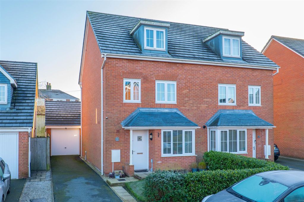 Property photo 1 of 31 Front External