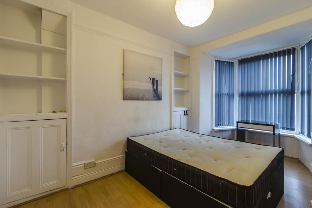 Property photo 1 of 6 Bed 2.Jpg