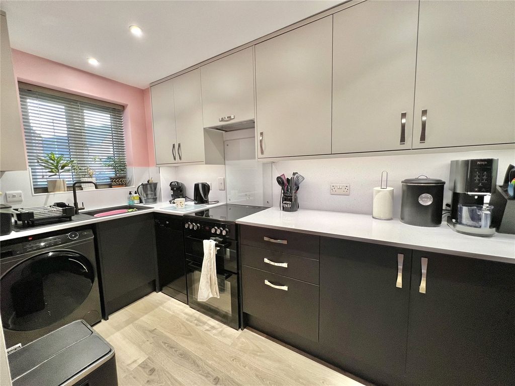 Property photo 2 of 15 Picture No. 08