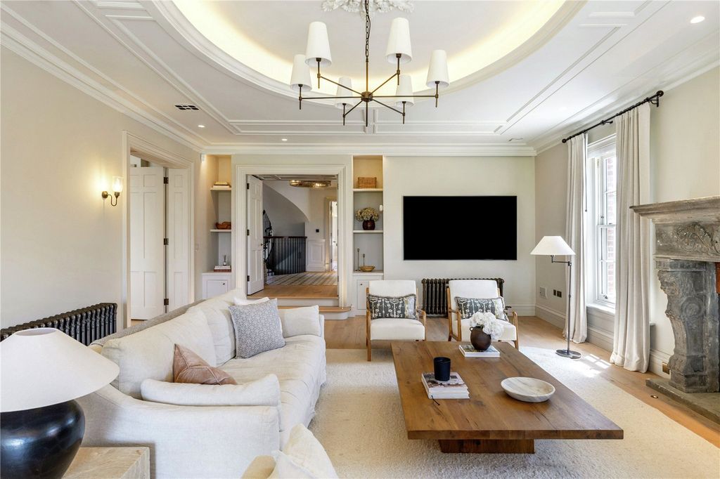 Additional image 10 of 6 bed detached house for saleChurch Gate, High Street, Edlesborough, Buckinghamshire LU6