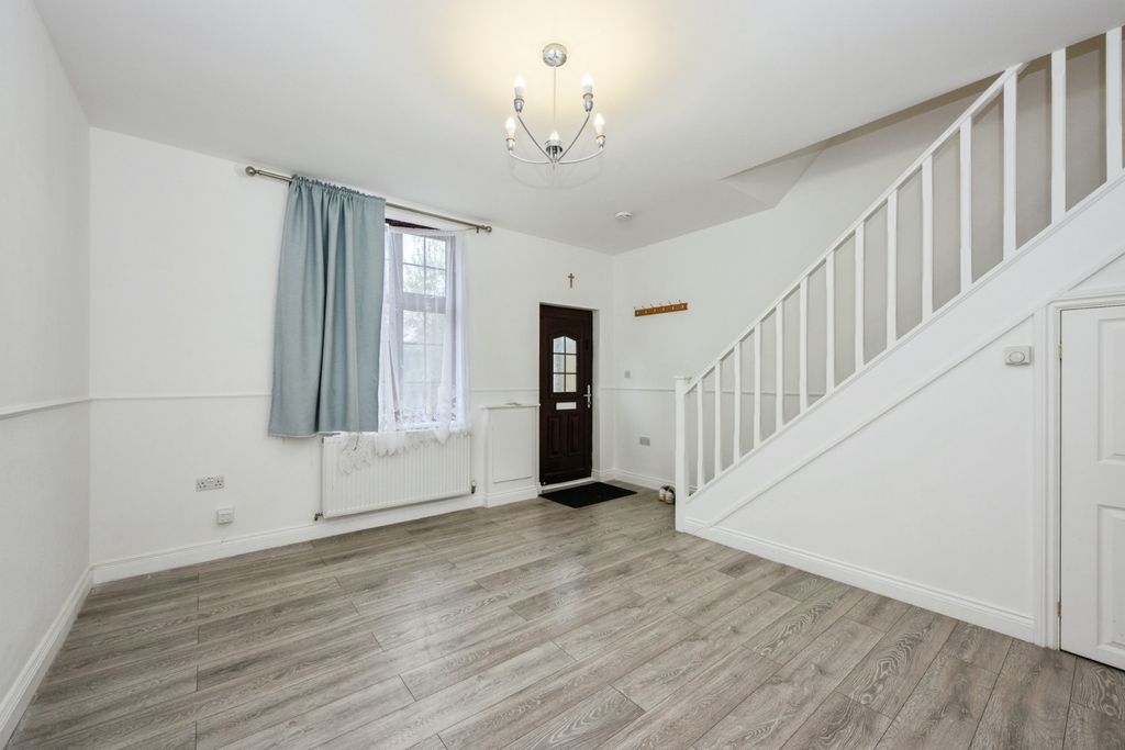 Property photo 3 of 14 Picture No. 18