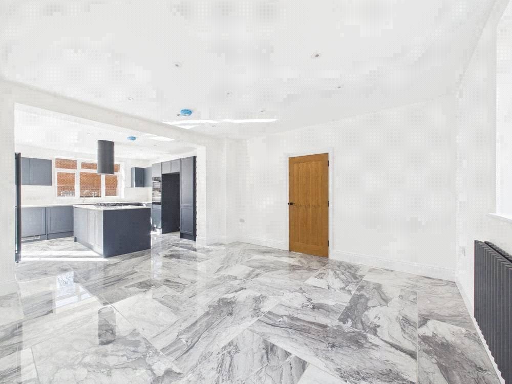 Property photo 3 of 21 Picture No. 05