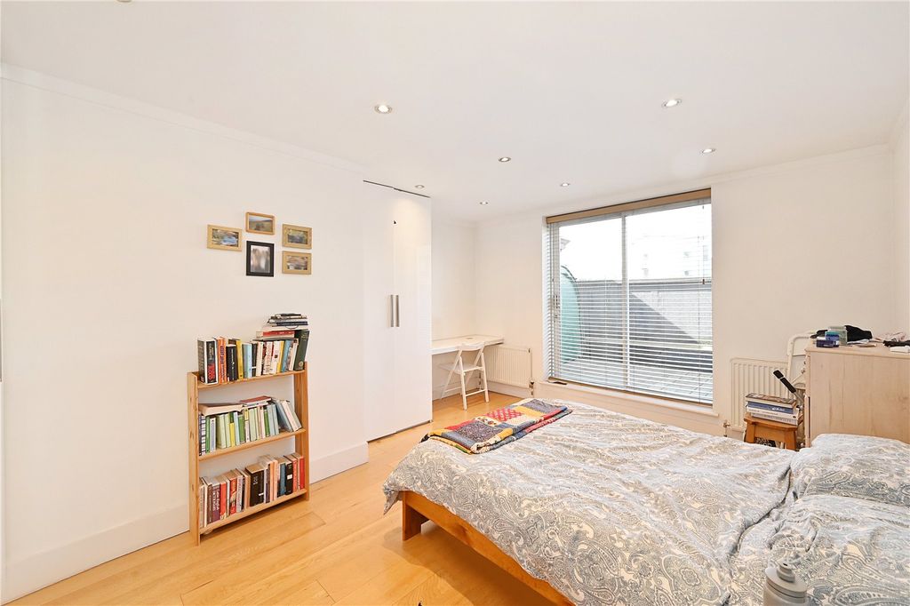 Property photo 3 of 7 Picture No. 02