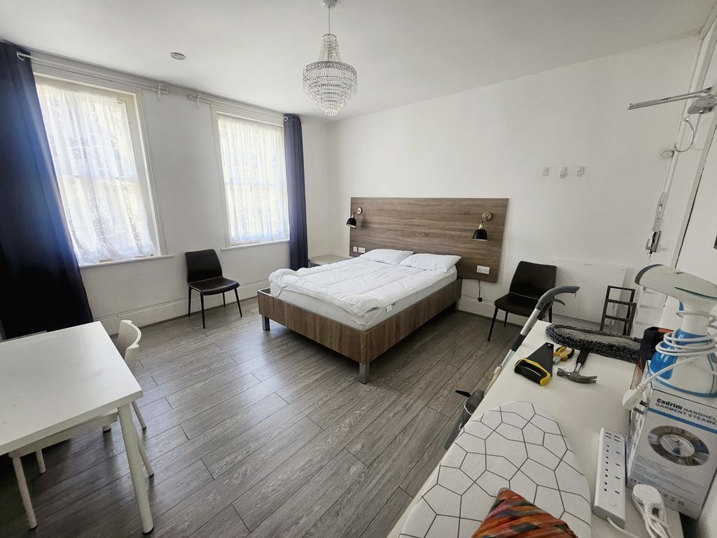 Property photo 2 of 5 Gallery