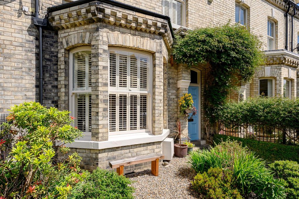 Property photo 1 of 30 External