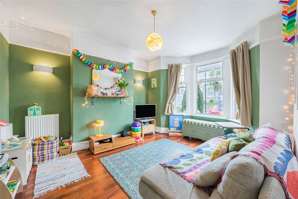 Property photo 2 of 19 Picture 2