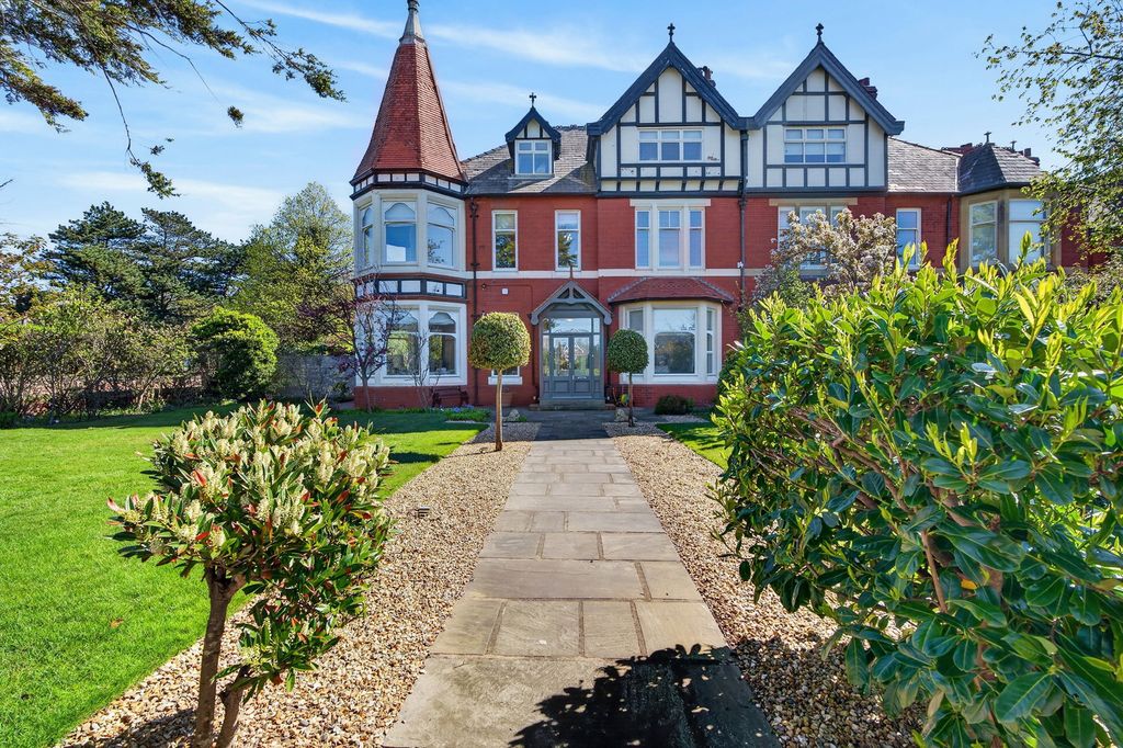 Property photo 1 of 52