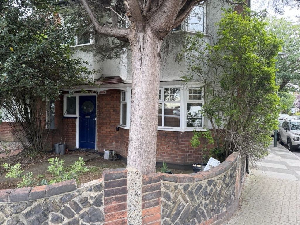 Property photo 2 of 8
