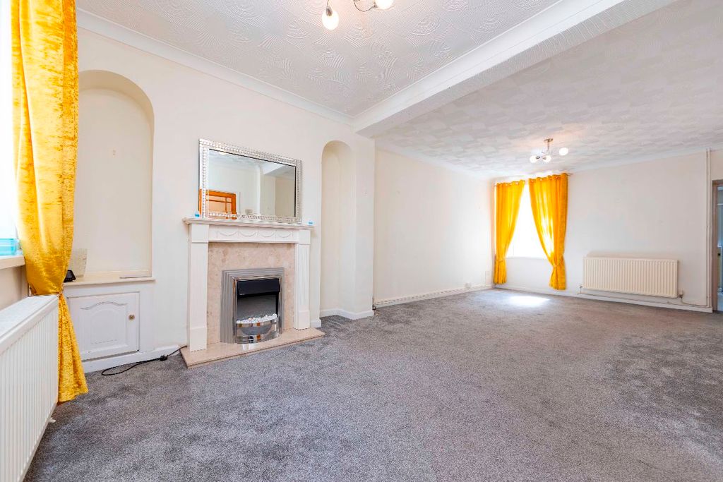 Property photo 3 of 22