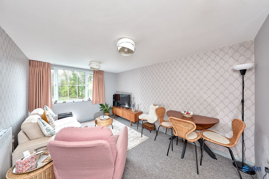 Property photo 2 of 12 Living Room