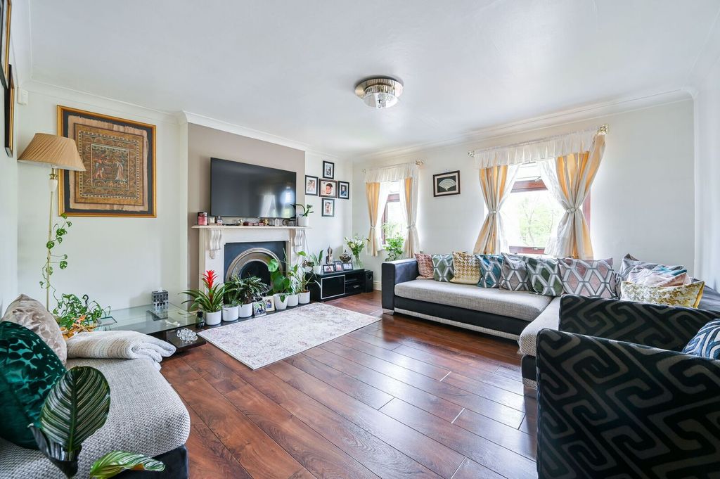 Property photo 2 of 16
