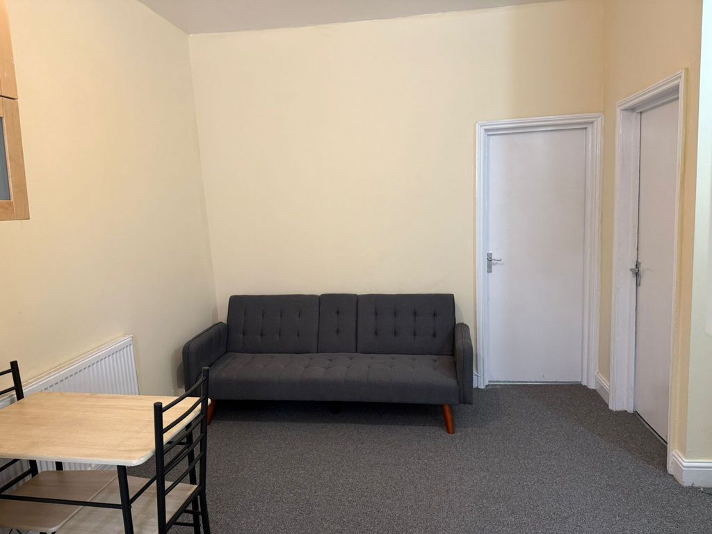 Property photo 3 of 8 Gallery