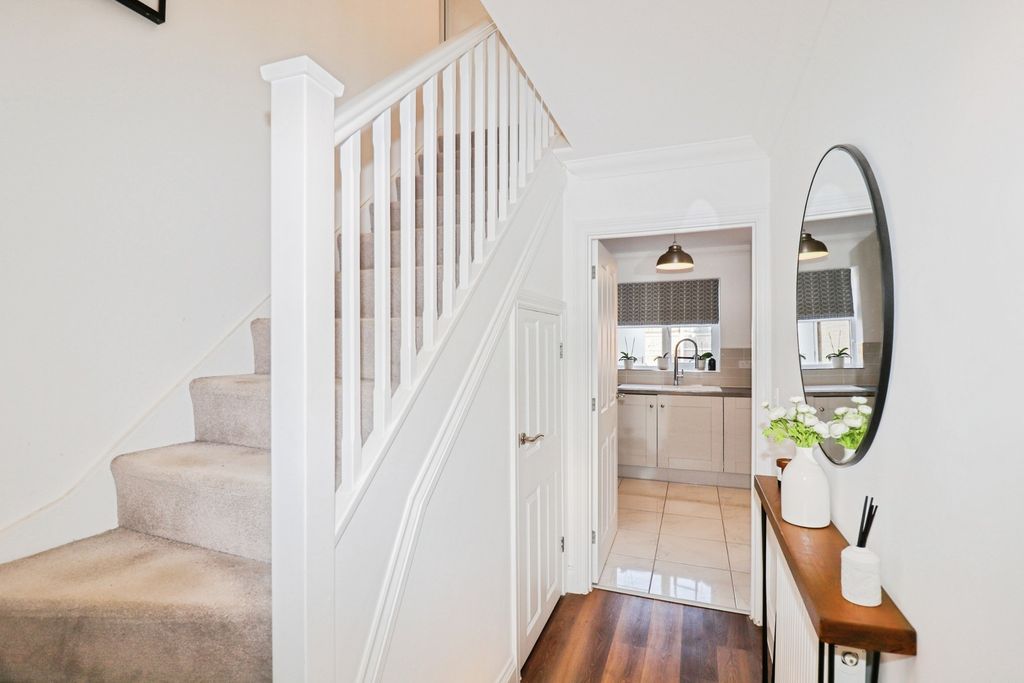 Property photo 2 of 18 Pbox-Img.Jpg